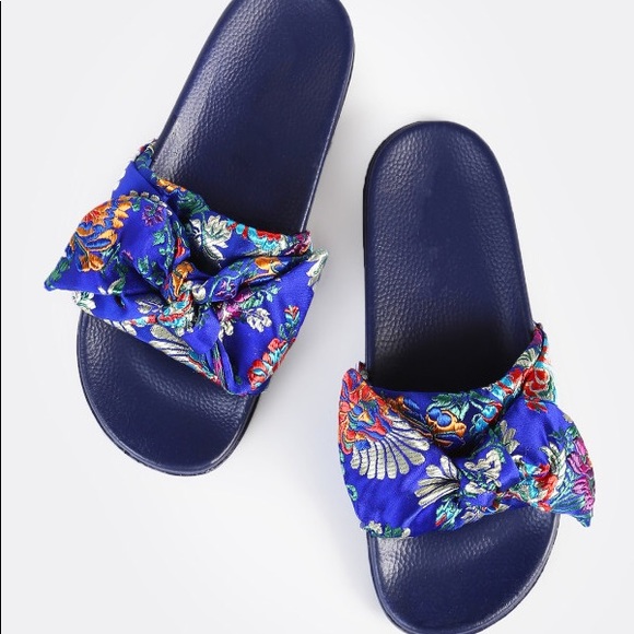 BAMBOO Shoes - Bamboo Floral Satin Slides NWT